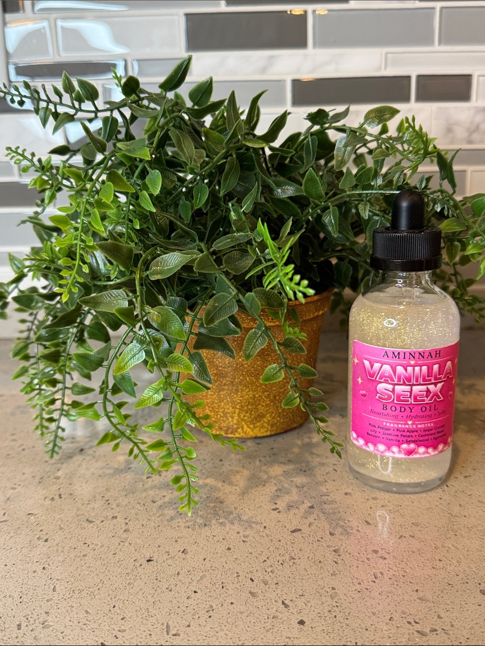 AMINNAH - VANILLA SEEX SHIMMER BODY OIL